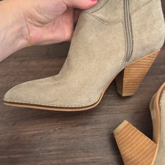 VICI Women's Greyish Tan Suede Cowboy Boots - Picture 8 of 12